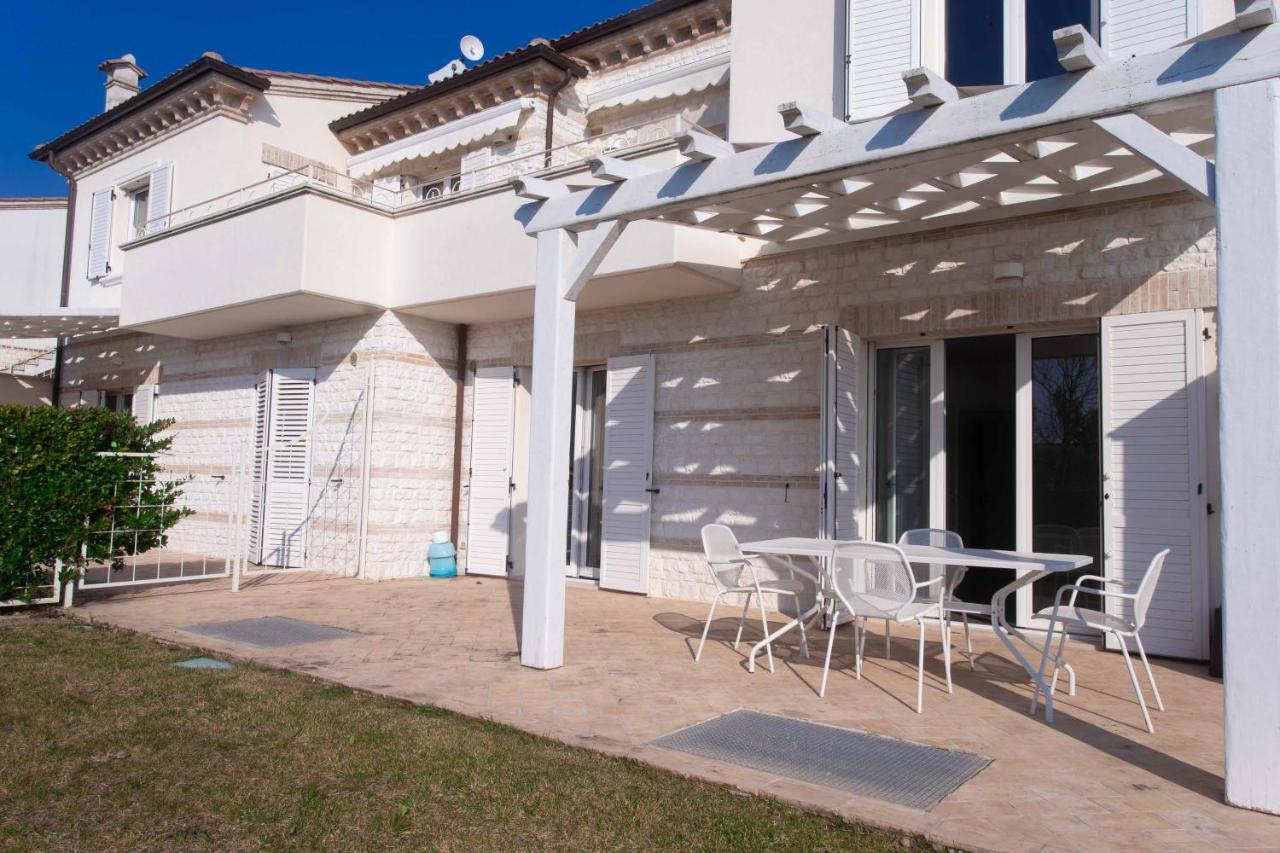 S018 - Sirolo, Nuovissimo Trilocale In Pietra Con Giardino Dx Exterior foto